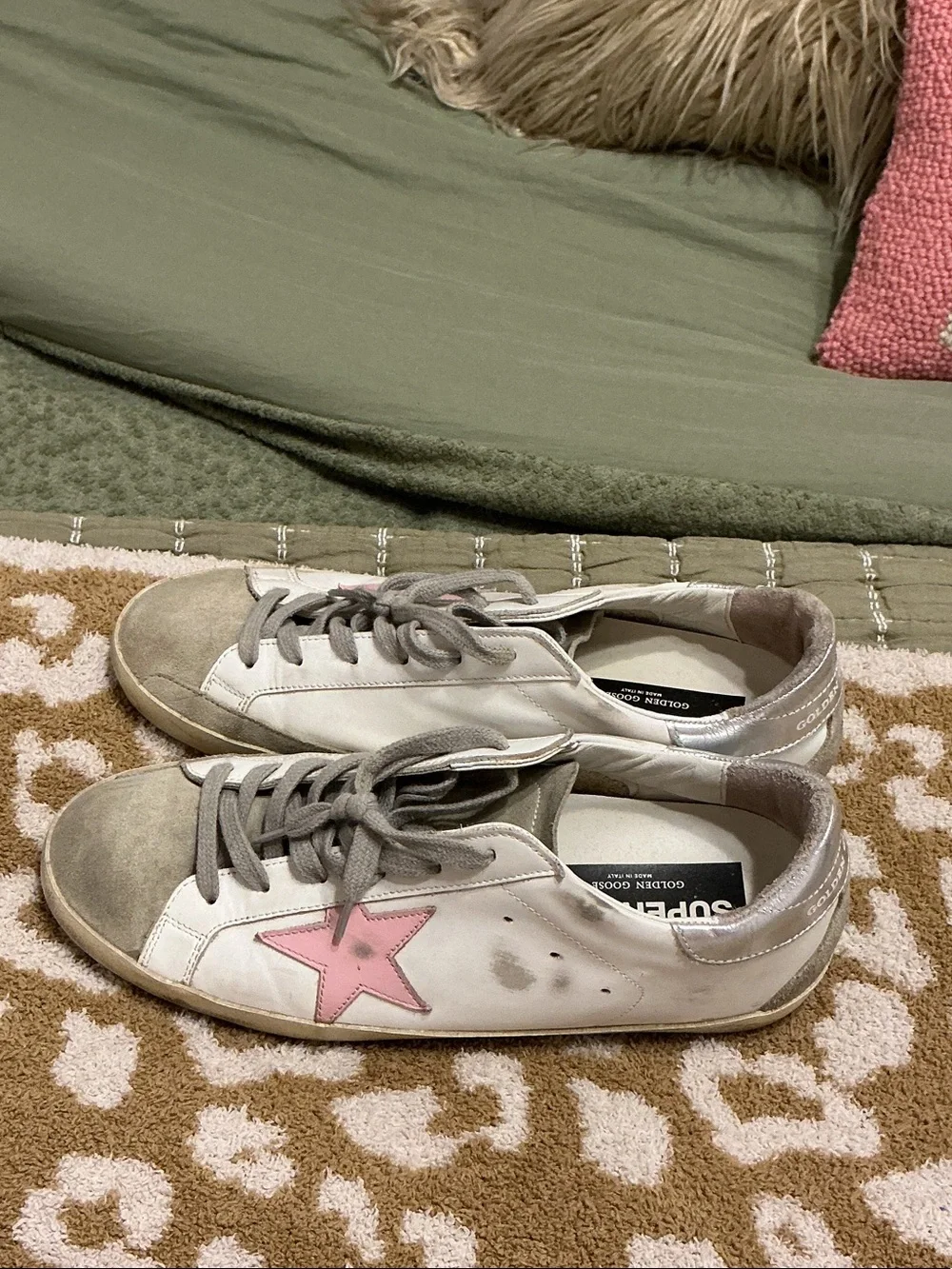 Golden Goose White Leather Low-Top Sneakers with Pink Star